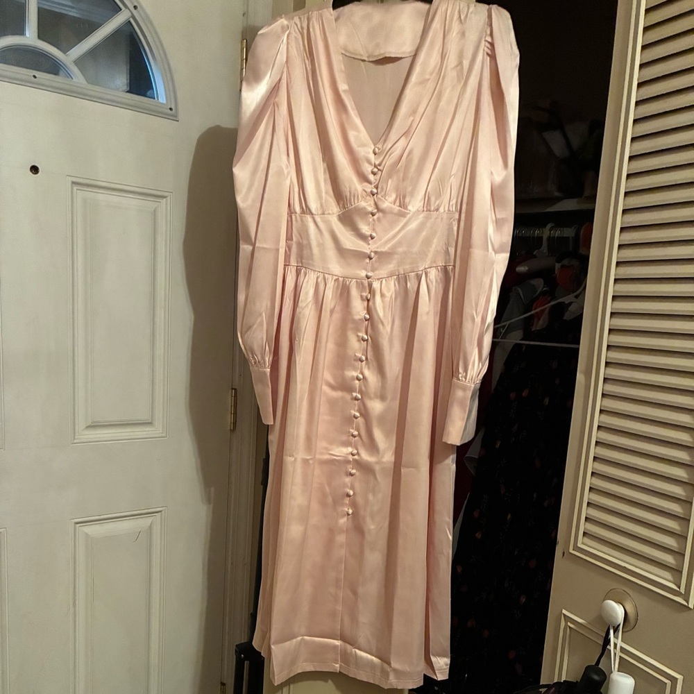 NWT Retro Stage 1940’s style pink V-Neck Long Sleeve Satin Dress size XXL